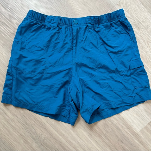 Columbia Women’s teal Nylon Athletic Shorts size Medium - Picture 1 of 5